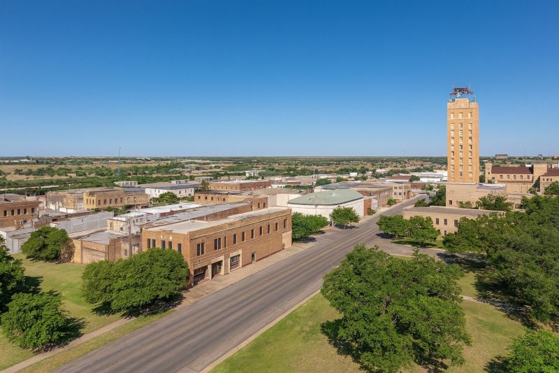 Workshop Construction in Spring